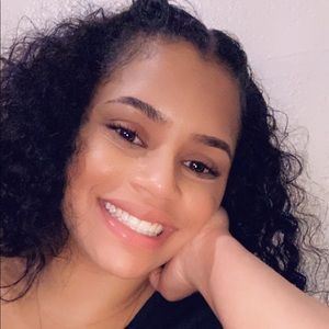 Meet your Posher, Mercedes